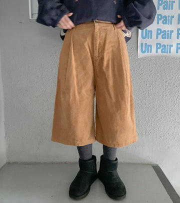 Two-bent corduroy half pants